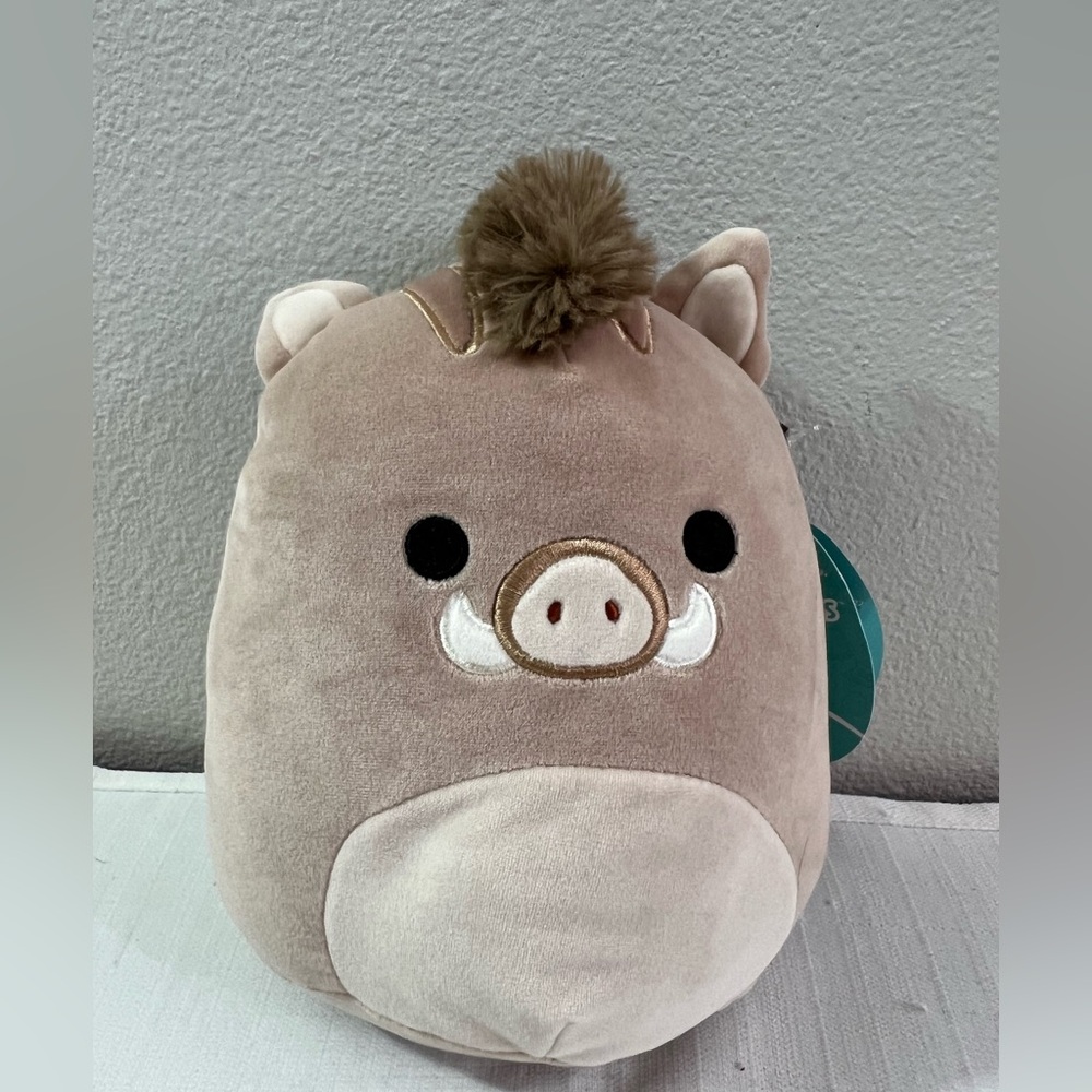 Warren the warthog‎ Squishmallow